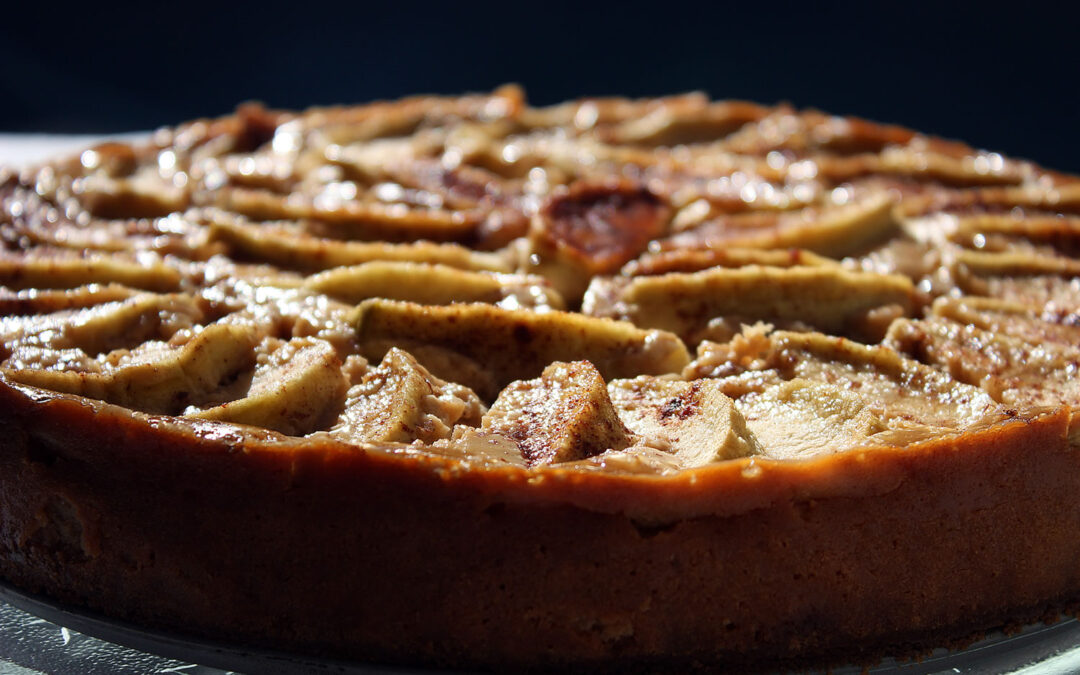 Peanut Butter and Apple Slice Cheesecake