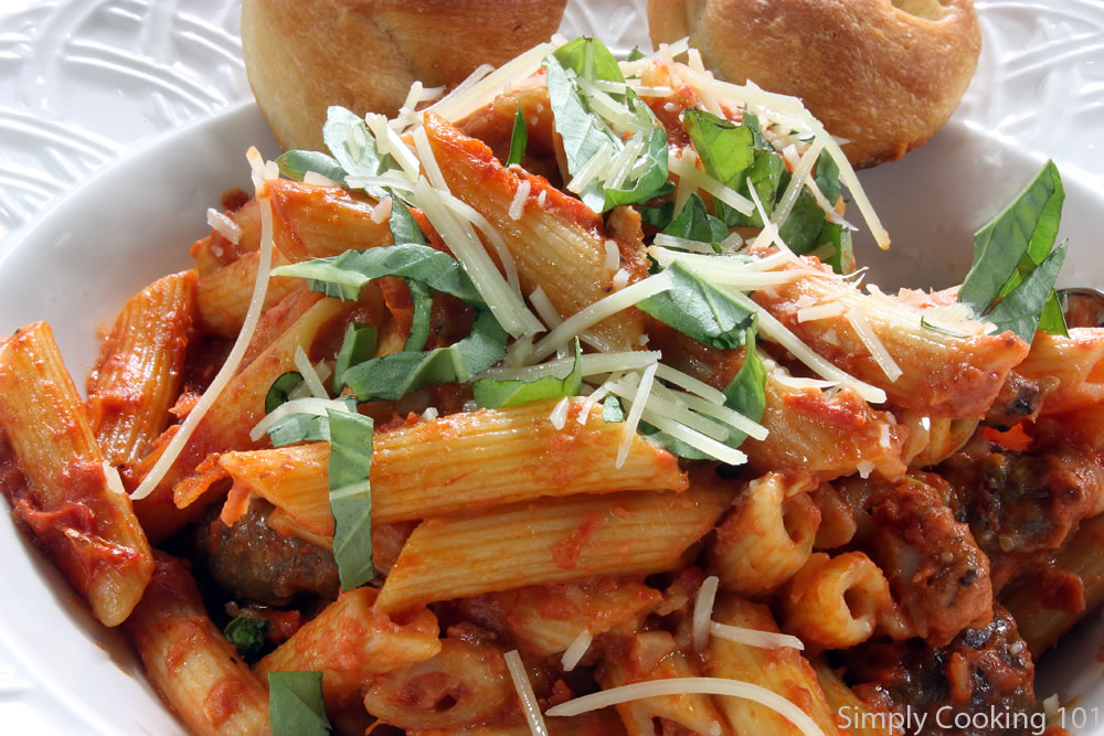 Recipe test: Rachael Ray's You Won't be Single for Long Vodka Pasta Sauce -  Simply Cooking 101